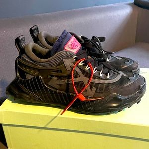 Off White Odsy 1000 sneakers with scuff marks around some mens size 44 #odsy1000